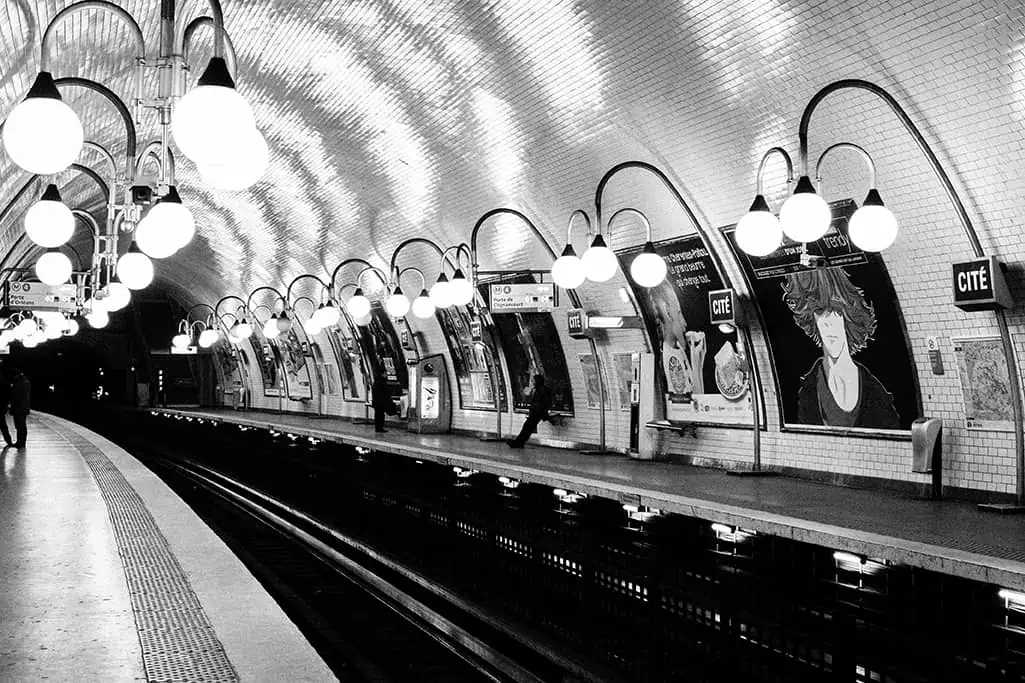 Safety tips for riding the Metro in Paris