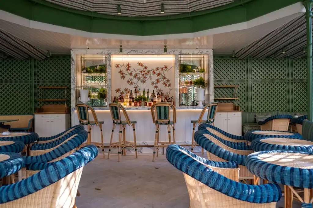 Saint James Paris hotel bar