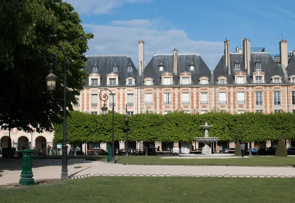 place des vosges paris france marais