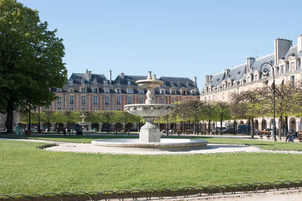 place des vosges paris france
