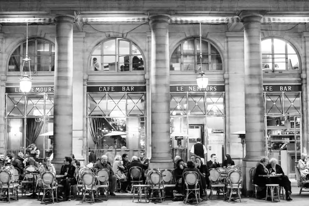 where to dine solo in Paris