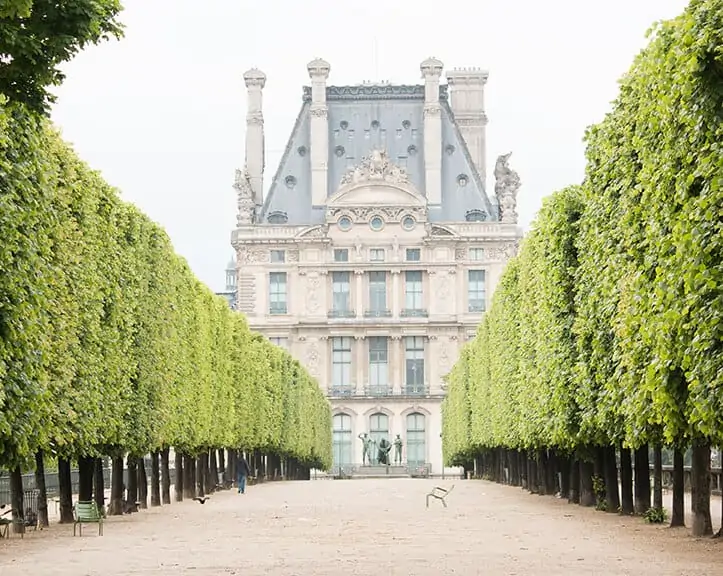 A Walk Through the Tuileries