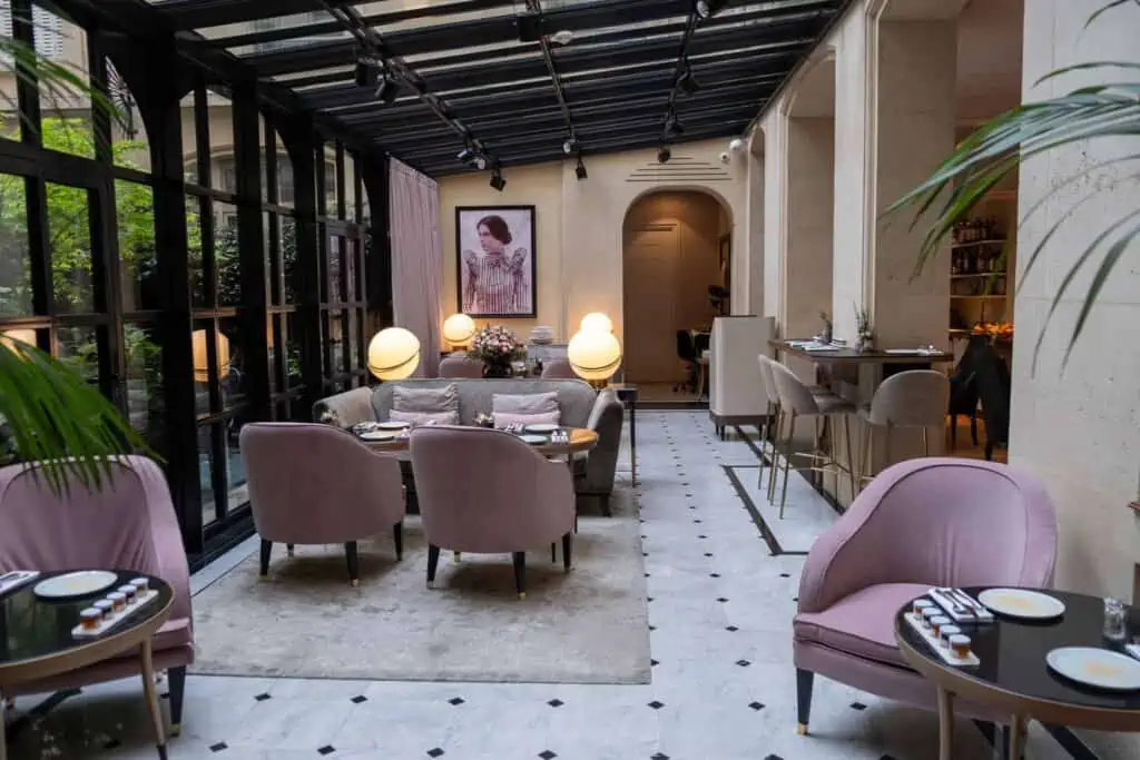 le narcisse blanc Paris hotel where to stay in Paris