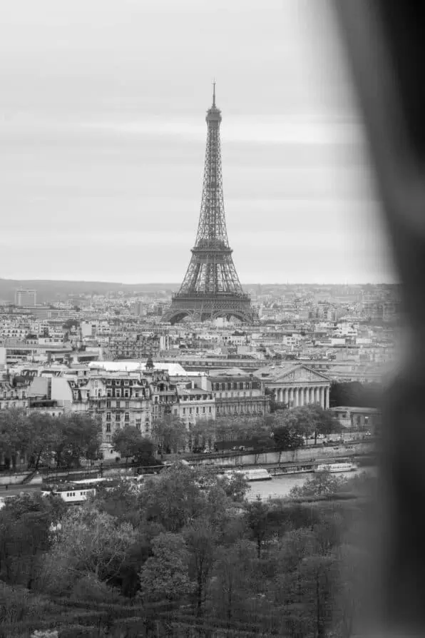 eiffel tower black and white Paris